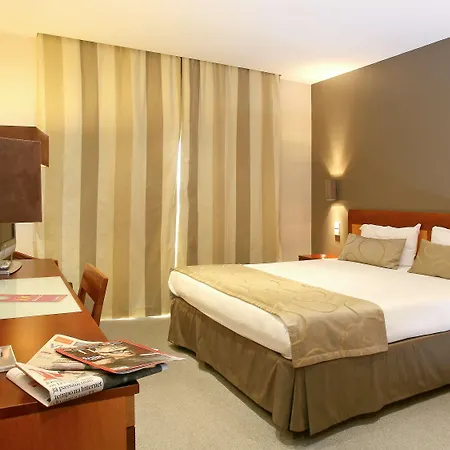 Mercure 酒店 4*